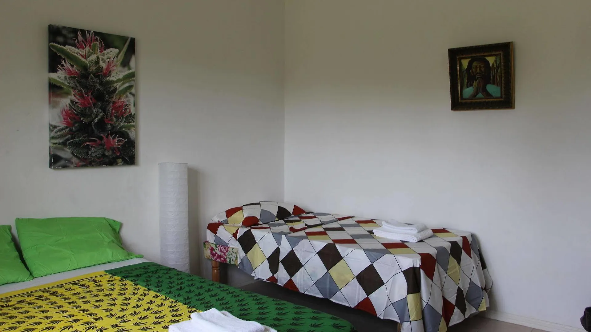 Hotel Hotbox Bud & Breakfast - Hostel Salem